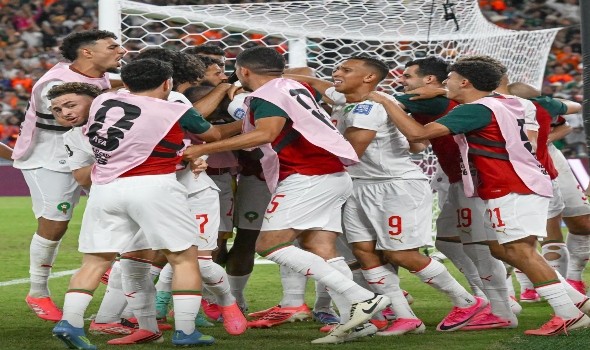 المغرب الرياضي  - أسود الأطلس يهزمون كندا بثلاثية ويبلغون ربع نهائي المونديال و مدرب الأسود كان يتوقعها المواجهة الأصعب